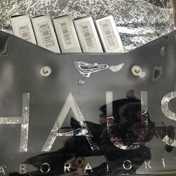 🔥🔥HAUS LABS BY LADY GAGA Makeup with Bag - Picture 1 of 6